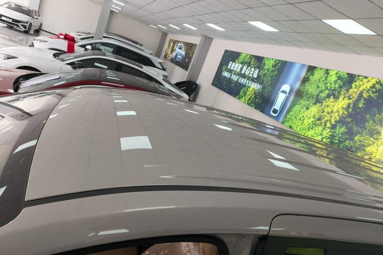 Used Wuling Starlight 730 2025 Model Plug-in Hybrid 125km Luxury Edition
