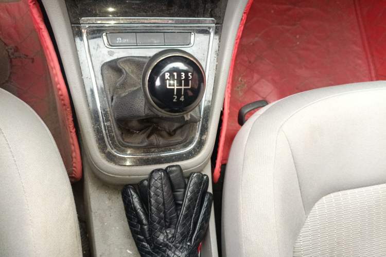 Used Volkswagen Bora 2014 1.6L Manual Fashion Edition
