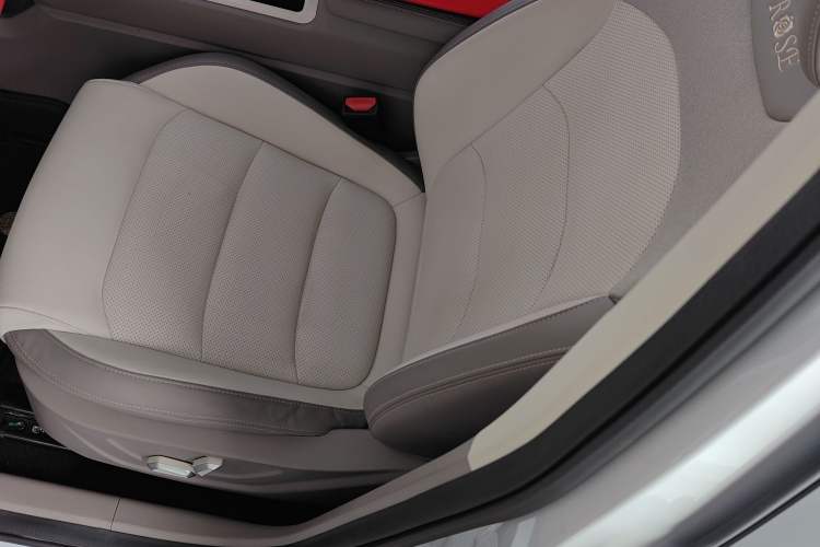 Used Geely Auto icon 2026 Model Chocolate 1.5TD Pure & Refined Edition
