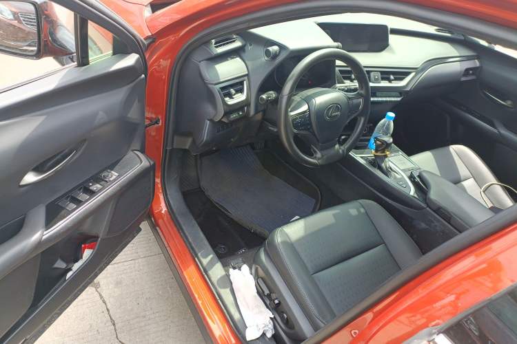 Used Lexus UX 2020 260h Explore-Cool Edition
