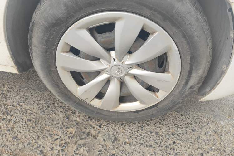 Used Citroen Elysee 2016 1.6L Automatic Fashion Model Right Front Wheel Hub