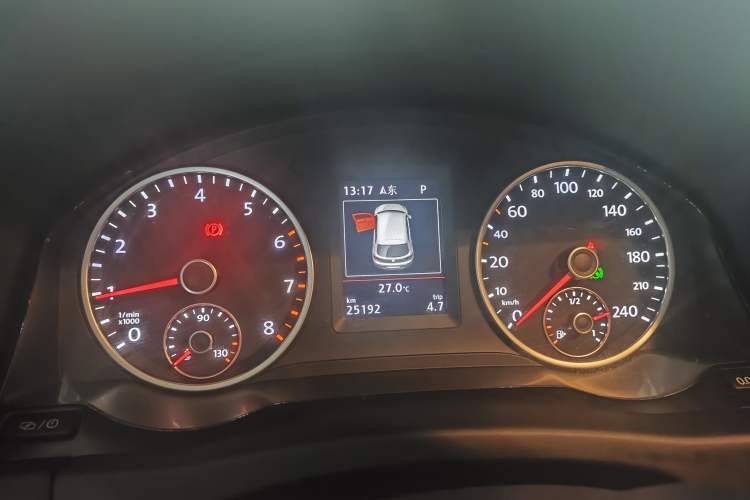 Used Volkswagen Tiguan L 2015 2.0 TSI Automatic All-Wheel Drive Luxury Edition