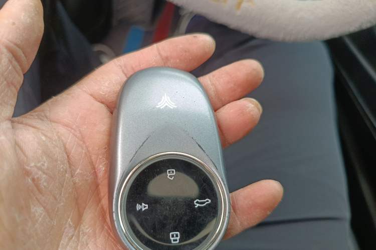 Used NETA S 2022 Extended-Range Version 1160 km Range Rear-Wheel-Drive Compact Edition