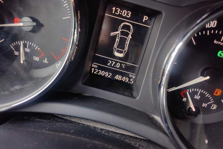 Used Skoda Superb 2013 1.8TSI Automatic Yashi Edition Odometer Close Up