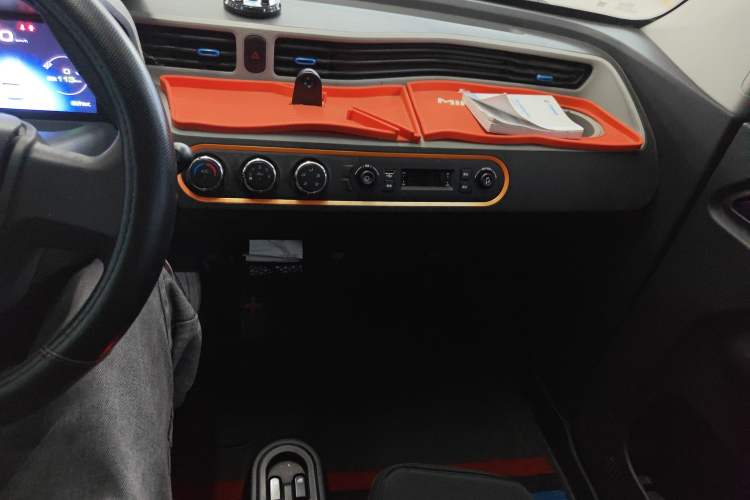 Used Wuling Hongguang MINIEV 2021 Macaron Fashion Edition Lithium-Ion Battery Audio And AC Panel