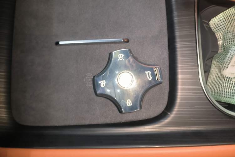 Used Dongfeng eπ eπ007 2025 Model Pure-Electric 565 All-Wheel-Drive Max Leading Edition Vehicle Key