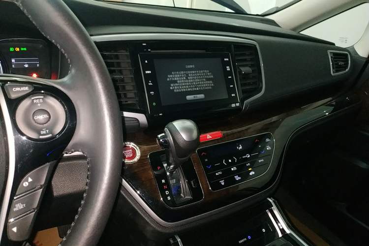 Used Honda Odyssey 2015 2.4L Supreme Edition