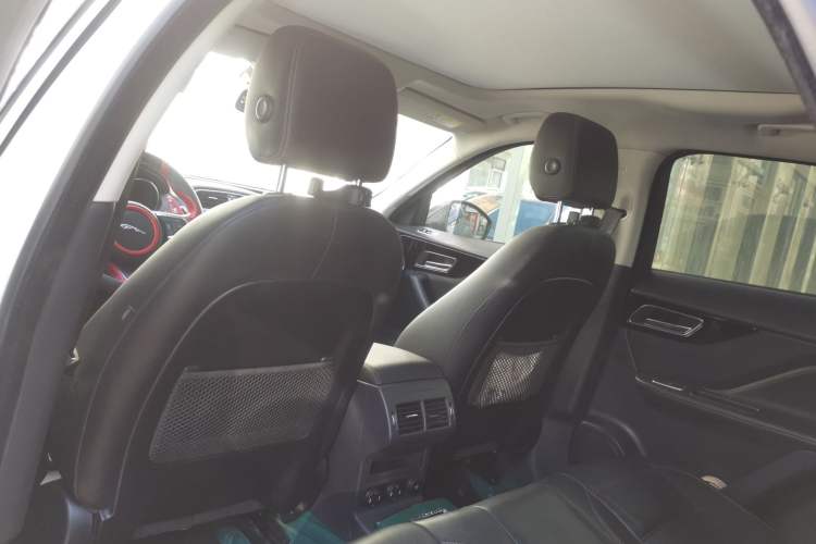 Used Jaguar F-PACE 2018 2.0T Four-Wheel Drive Urban Luxury Edition Headliner