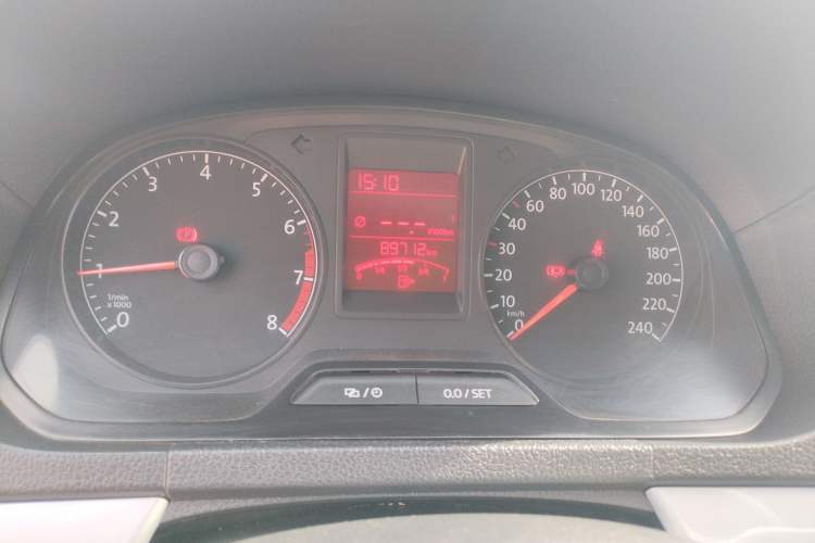 Used Volkswagen Jetta 2015 Zhuihui Edition 1.6L Manual Comfort Model Instrument Cluster