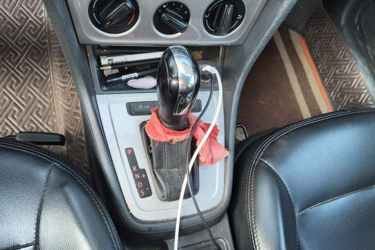 Used Volkswagen Lavida 2013 Revised Classic 1.6L Automatic Fashion Edition