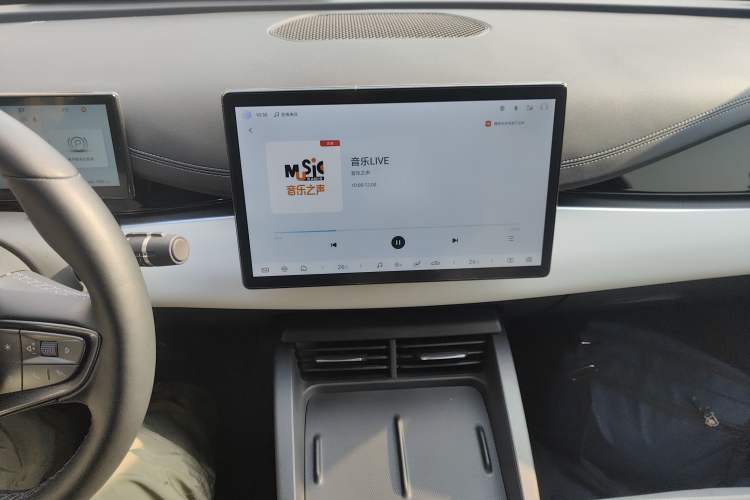 Used BYD Seal 06 New Energy 2025 DM-i Smart Drive 80KM Luxury Model Audio And AC Panel