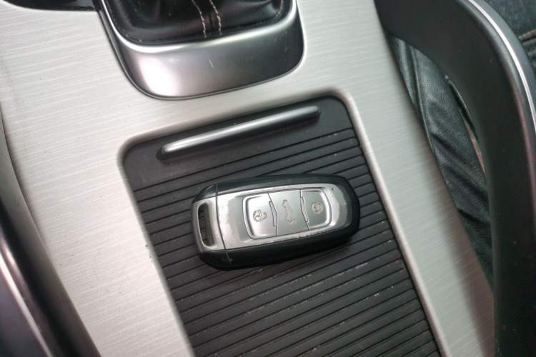 Used Geely Auto Emgrand X7 Sport 2020 1.8TD Manual Two-Wheel Drive Zhiya Model Vehicle Key