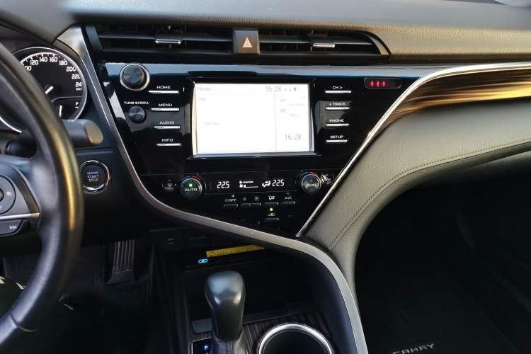 Used Toyota Camry 2018 2.0G Luxury Edition