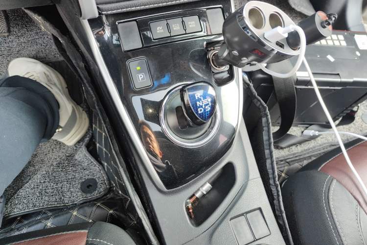 Used Toyota Corolla 2018 Dual-Engine 1.8L E-CVT Smart Edition
