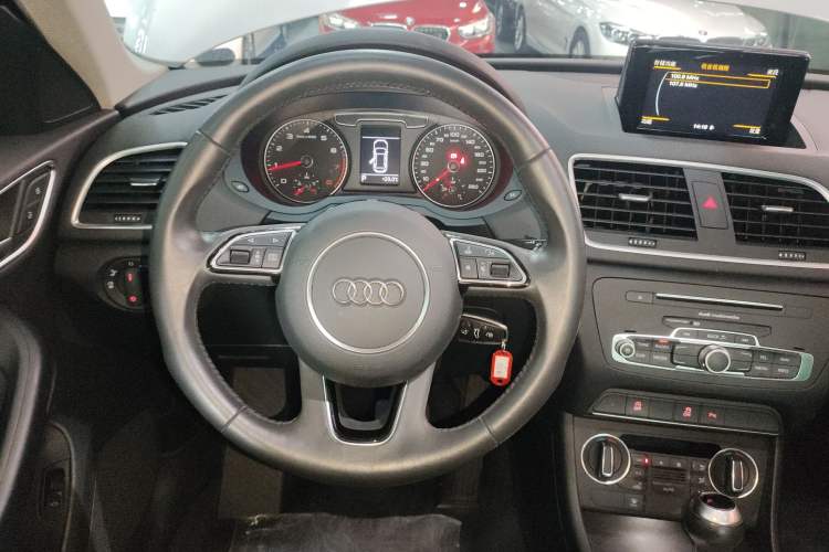 Used Audi Q3 2017 30 TFSI Fashion Model Steering Wheel