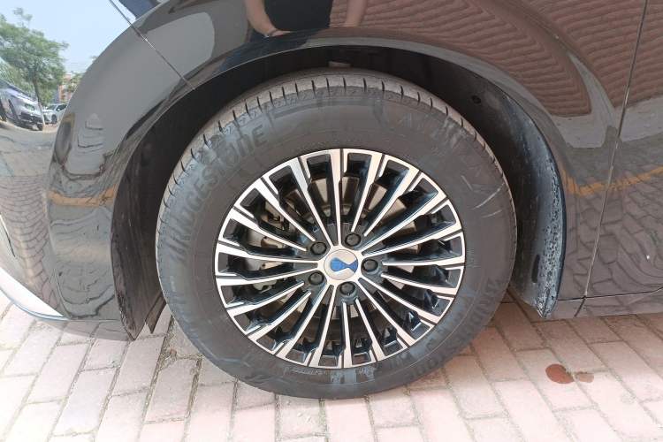 Used Denza D9 2024 DM-i 980 Four-Wheel Drive Prestige Model
