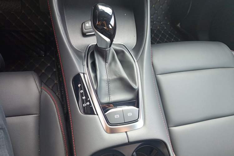 Used MG 5 2025 180 DVVT Global Luxury Edition Gear Lever