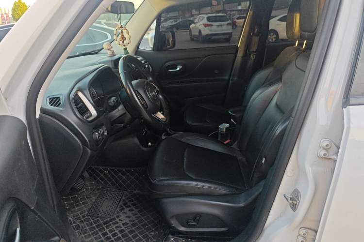 Used Jeep Renegade 2017 180T Automatic Smart Version