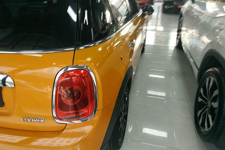 Used MINI MINI 2015 1.5T COOPER Fun Five-Door Edition
