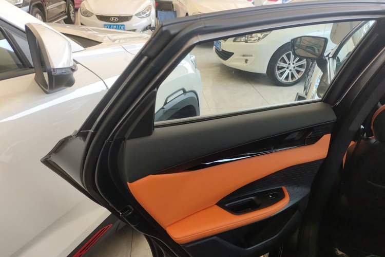 Used Changan UNI-V 2025 1.5T 500Bar High-Energy Sport Edition
