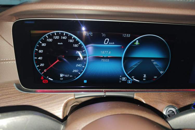 Used Mercedes-Benz E-Class 2021 Facelift E 300 L Stylish Edition Odometer Close Up