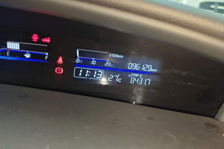 Used Honda Jade 2013 1.8L automatic Comfort version 5 seats
