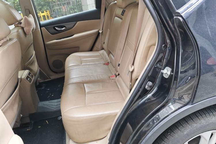 Used Nissan X-Trail 2014 2.0L CVT Comfort Edition 2WD Left Rear Seat