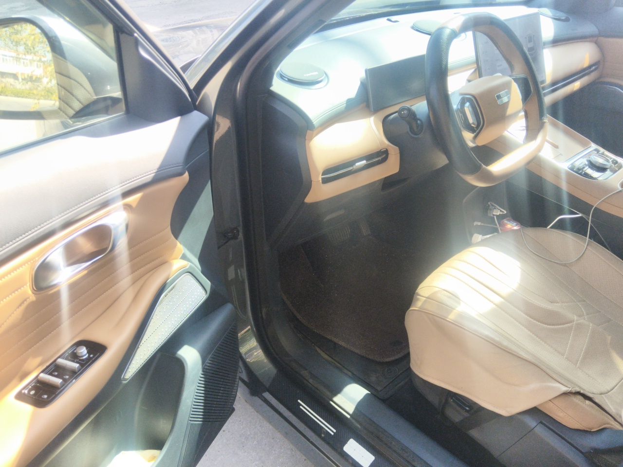 Geely Galaxy Xingjian 7 EM-i 2025 120km Launch+ Version — снимка 16