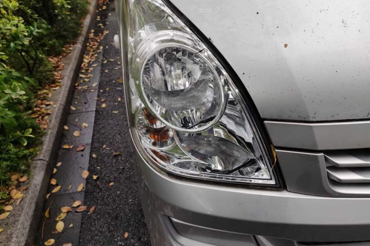 Used Wuling Rongguang S 2021 1.2L Base Model 7-Seater LSI Right Front Headlight