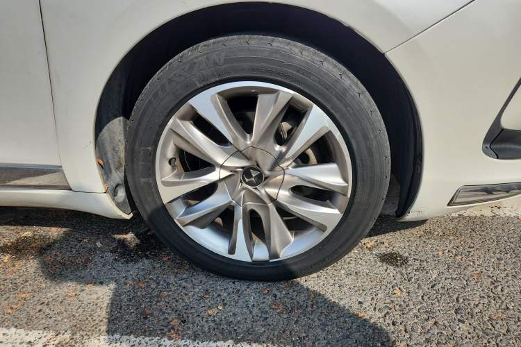 Used DS 5 2015 1.6T Luxury Edition THP160 Right Front Wheel Hub