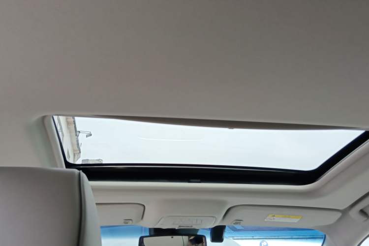 Used Buick GL8 2021 Land Cruiser Executive Class 652T Luxury Model