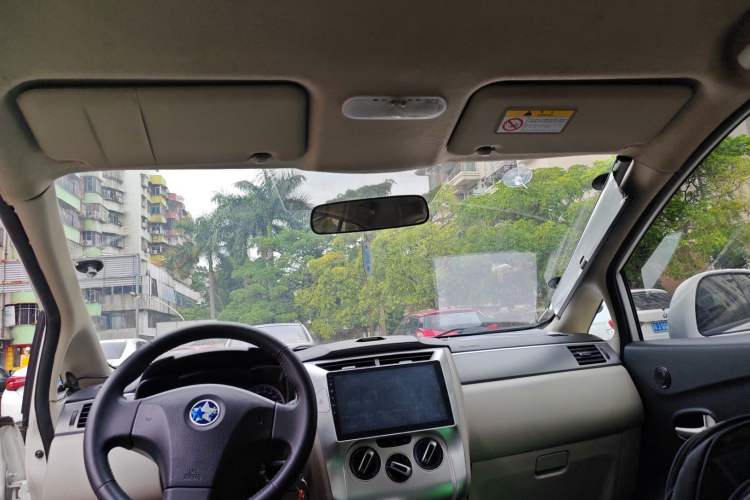 Used Venucia R50 2016 1.6L Automatic Elite Edition
