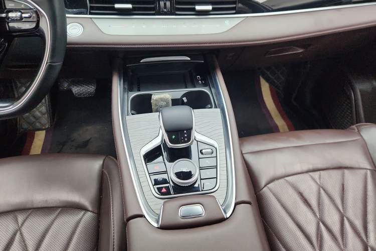 Used Chery Tiggo 8 PRO 2024 Champion Edition 290T Two-Wheel Drive Peak Version 7 Seats Gear Lever