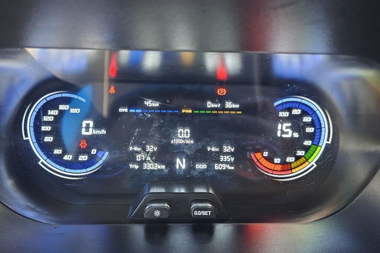 Used Chana Ruixing EM80 2025 Passenger Version Comfort Edition 6-Seater 300 km Dual-Swing Doors