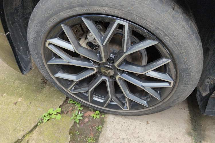 Used CHANGAN UNI-T 2022 1.5T Luxury Edition Right Rear Wheel Hub