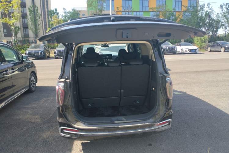 Used Hongqi HQ9 PHEV 2024 2.0T Four-Wheel Drive Business Edition Trunk