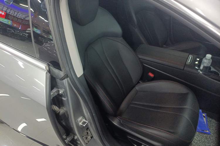 Used XPeng P7 2022 670E+ Right Front Seat