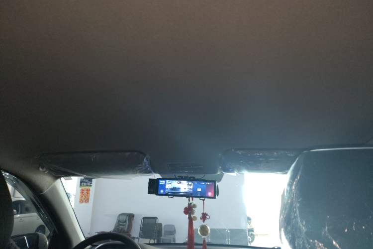 Used Hyundai Verna (older generation) 2020 1.4L Manual GL Refreshed Edition Headliner