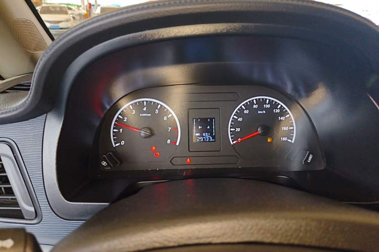 Used FORTHING Lingzhi 2023 M5L 1.6L Base Model 7 Seats Instrument Cluster