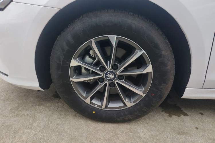 Used BYD Qin PLUS 2024 HONOR Edition DM-i 55KM Leading Model Left Front Wheel Hub