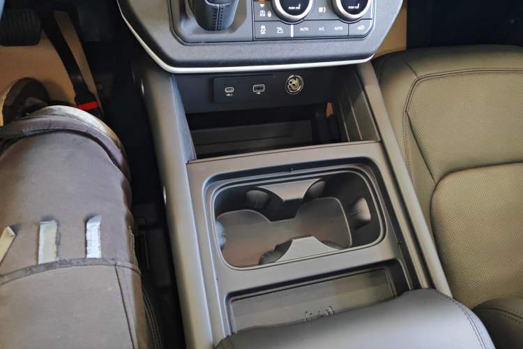 Used Land Rover Defender 2023 Facelift 90 3.0T P400 XS