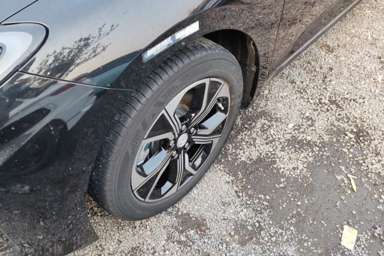 Used Hongqi E-QM5 2023 Base Travel Edition
