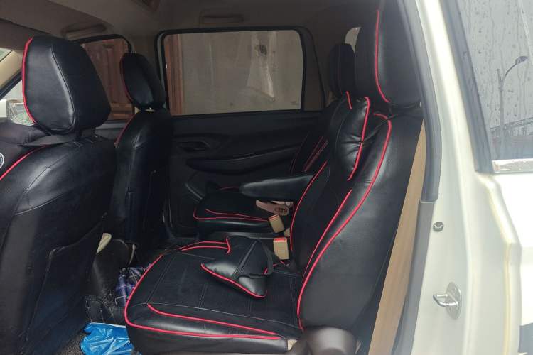 Used Wuling Hongguang 2018 1.5L S Standard Version L2B Left Rear Seat