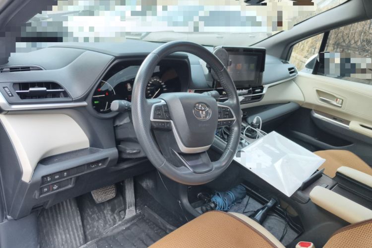 Used Toyota SIENNA 2023 2.5L Hybrid Luxury Edition
