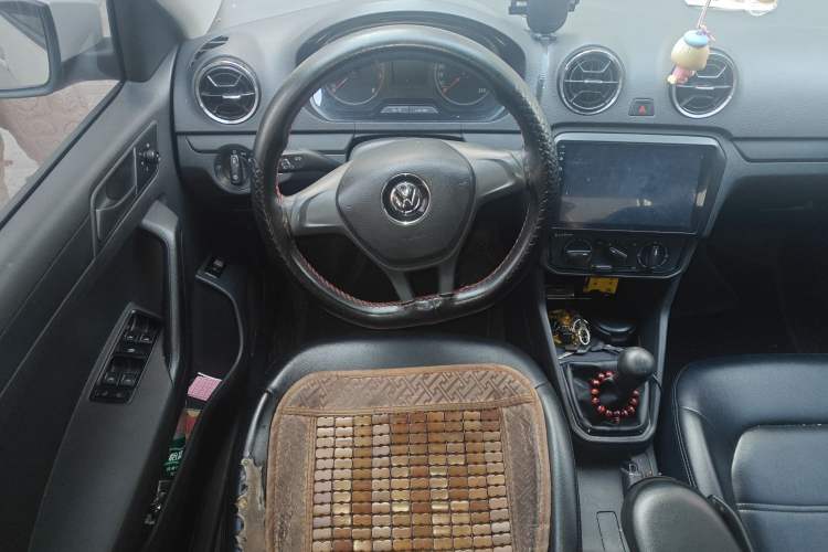 Used Volkswagen Jetta 2017 1.5L Manual Fashion Edition
