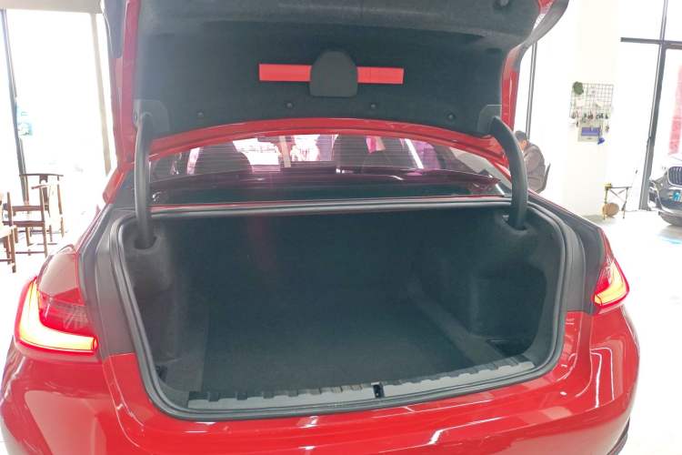 Used BMW 3 Series 2021 320i Sport Package
