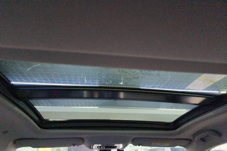 Used Chevrolet Malibu XL 2022 Redline 550T Automatic Sport Edition Headliner