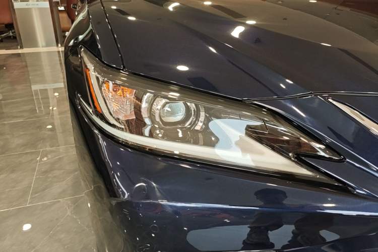 Used Lexus ES 2022 200 Excellence Edition
