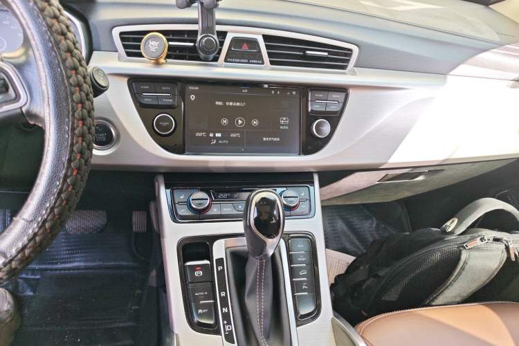 Used Geely Auto Emgrand X7 Sport 2016 1.8TD Automatic ZhiZun Version
