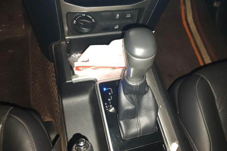 Used Toyota Prado 2019 3.5L Automatic TX-L Deluxe Edition with Rear-Mounted Spare Tire Gear Lever